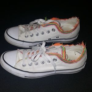 Converse sneakers sz 7